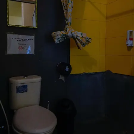 Kokos Hostel Padang City Room photo