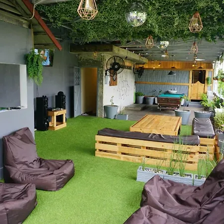 Kokos Hostel Padang City Exterior photo