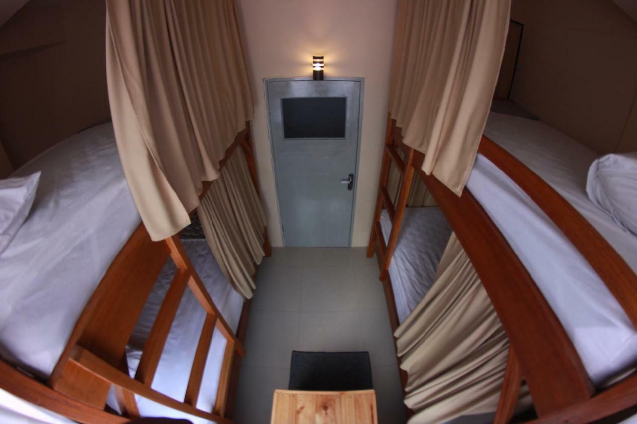 Kokos Hostel Padang (Sumatra)